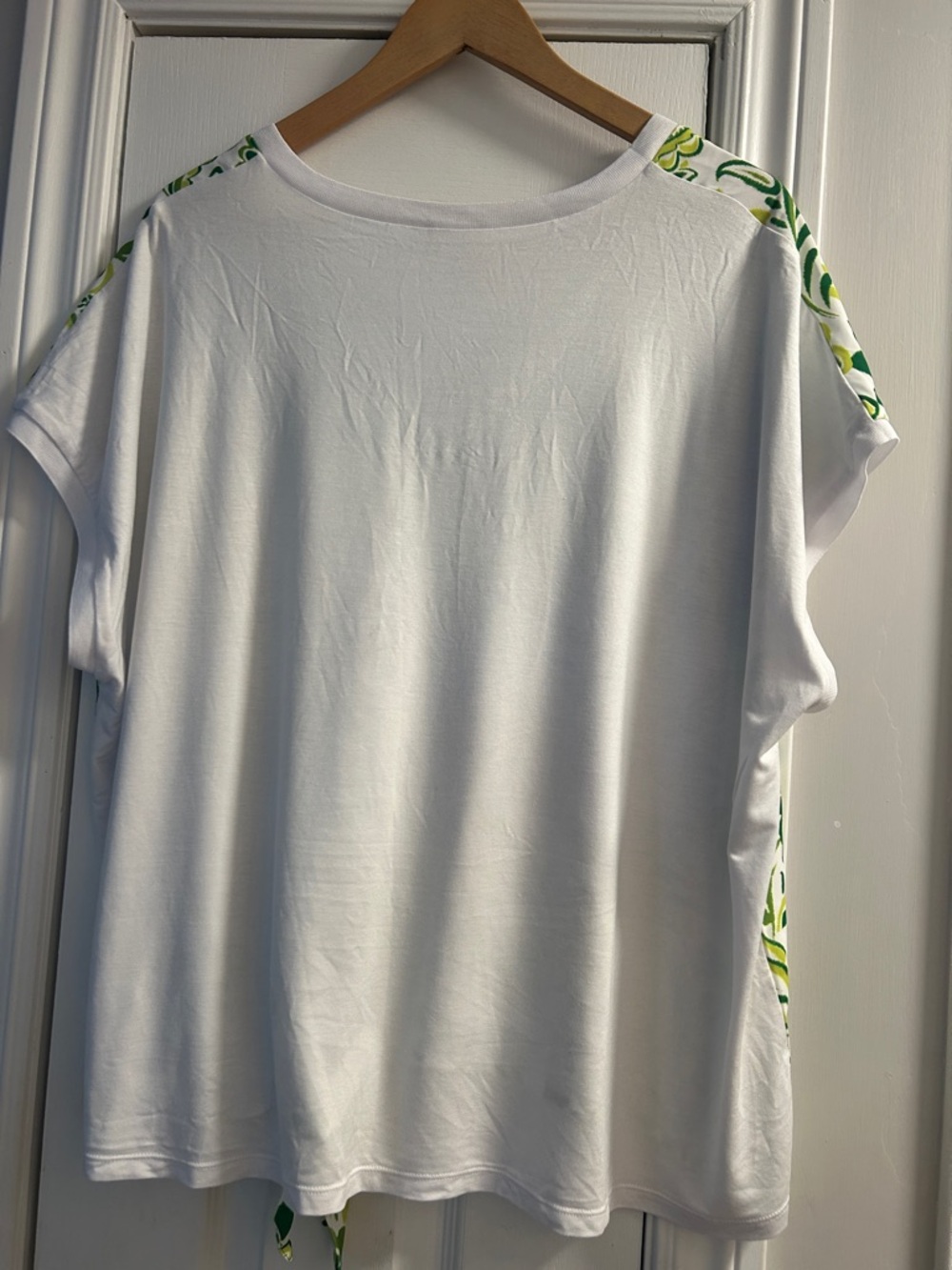 LAURA PLUS V-Neck Short Sleeve Tie-Hem Tee in Green & White - Picture 5 of 5